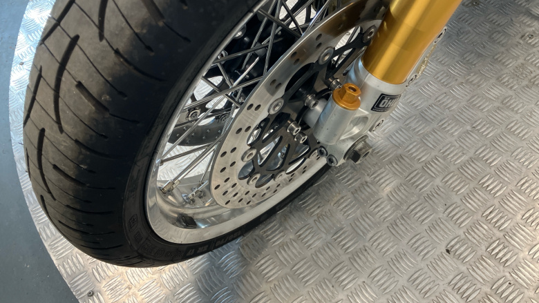 Norton Commando 961 SE